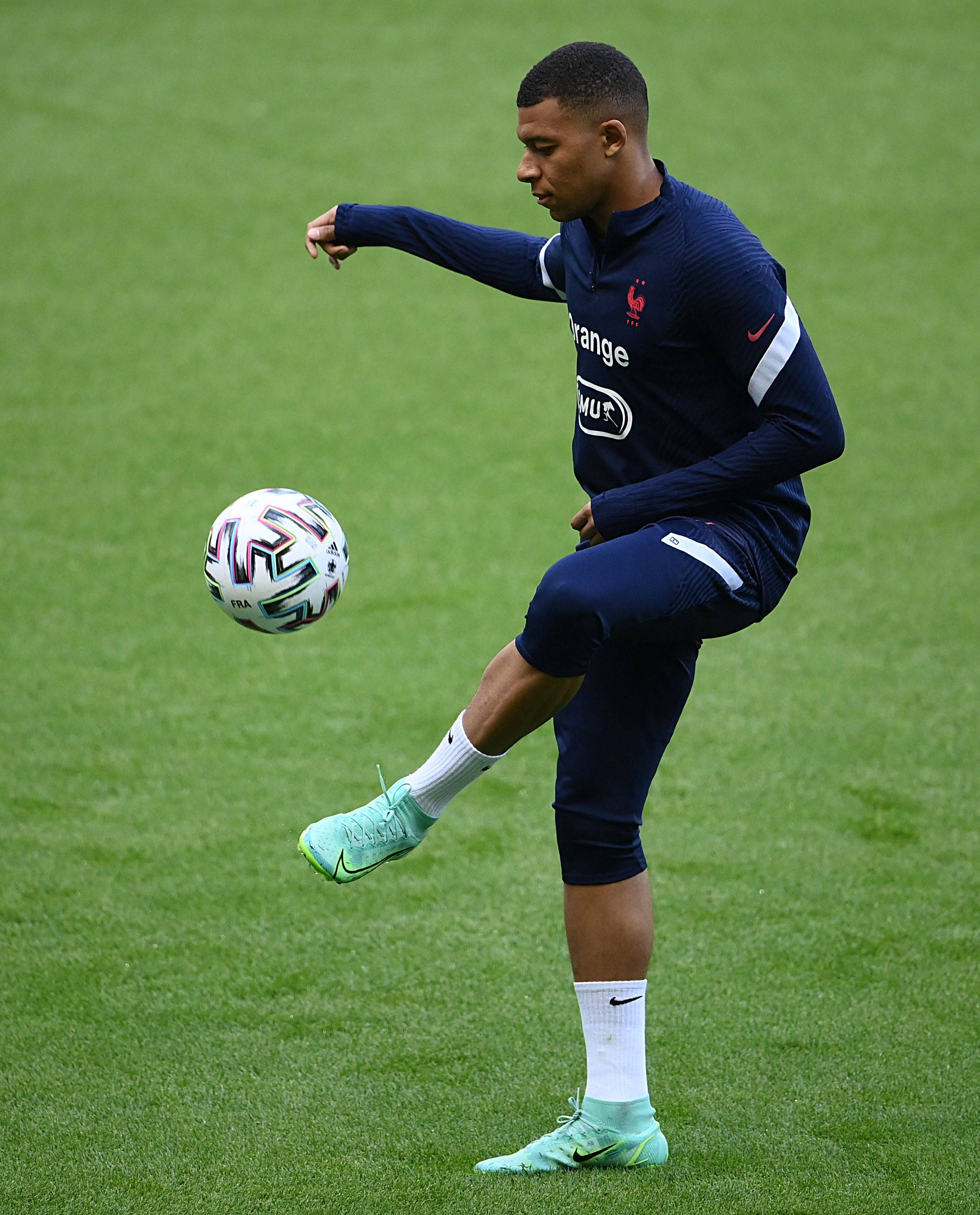 男子冰壶：中国5-2复仇菲律宾，三连胜稳居榜首，剑指冬奥