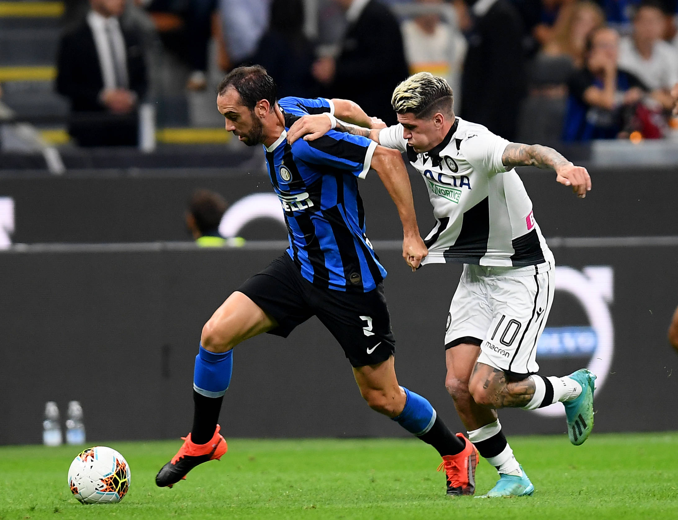 随着2026美加墨世界杯分组结束，世界杯揭幕战对阵球队出炉