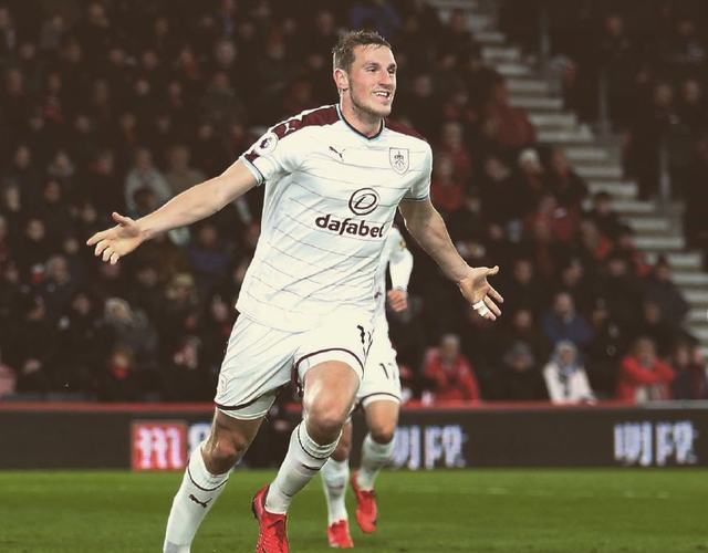 英超第14轮综述：利物浦平局+切尔西爆冷，阿森纳5分领先稳居榜首