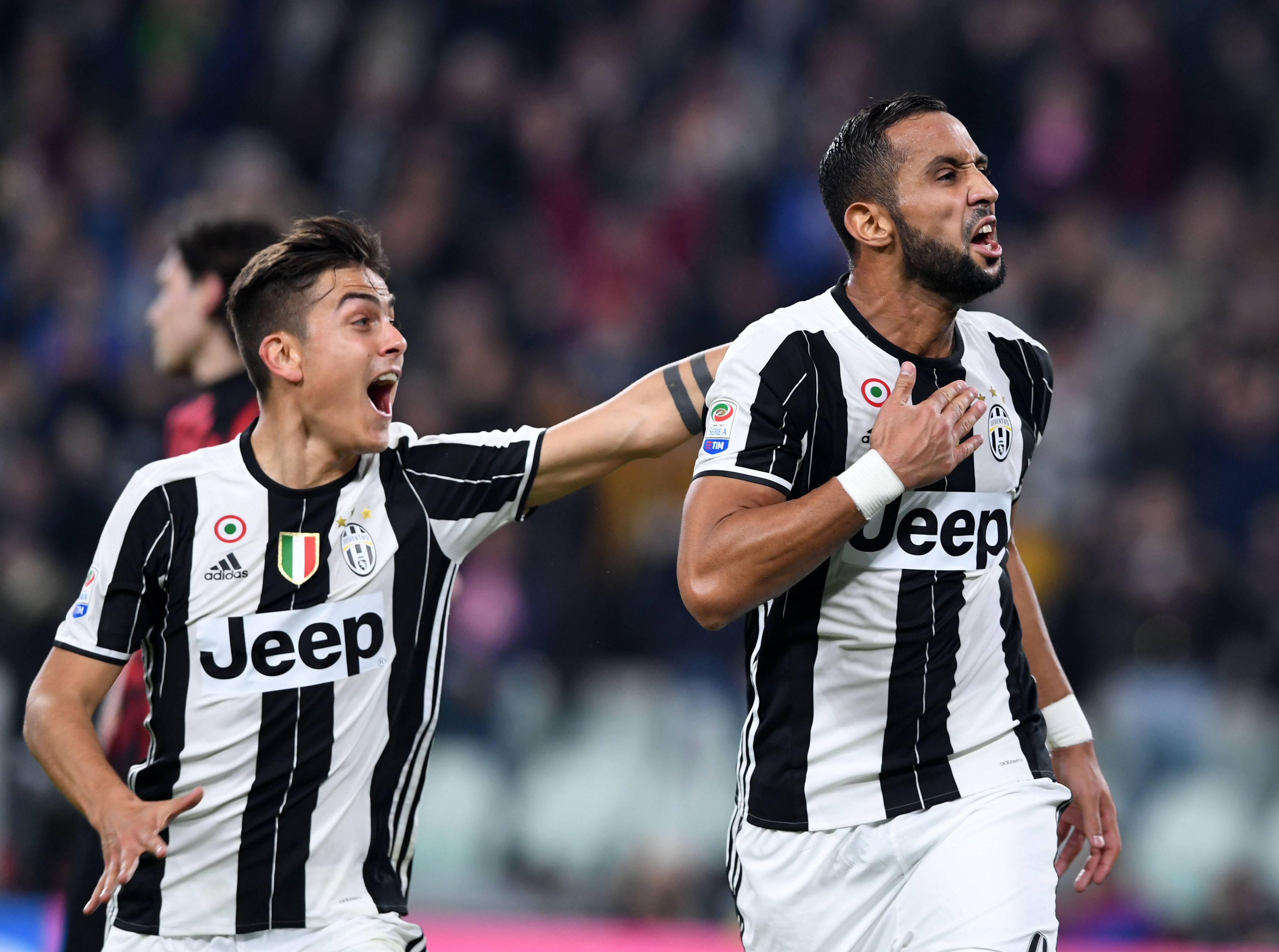 克媒：汉堡进行球衣慈善拍卖，18岁武斯科维奇球衣成标王