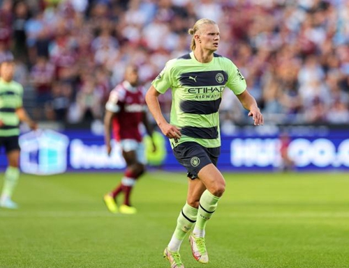 U22国家队走进成都实验小学西区分校，黄博文、于大宝等人与师生互动