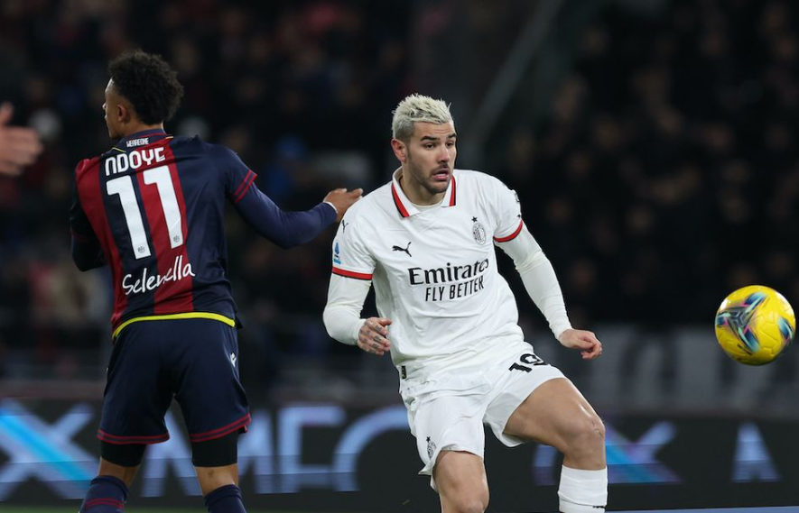 两位体坛巨星会面，樊振东欢乐开怀非常松驰，齐达内眼中充满欣赏